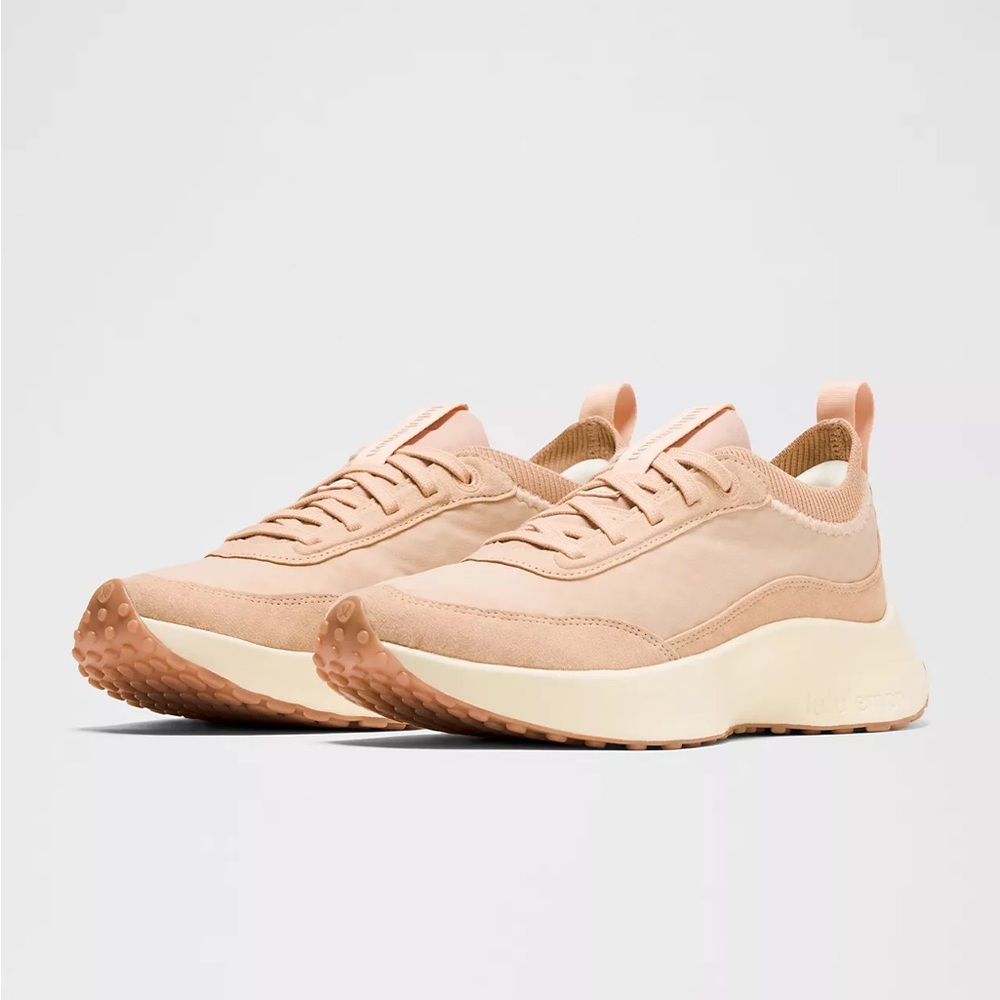 NWOT Lululemon Athletica Crosscity Sneaker